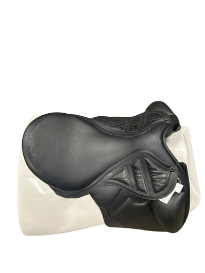 Cas Equestrian MaxFlex Dressage Saddle - Black - 17.5 - USED