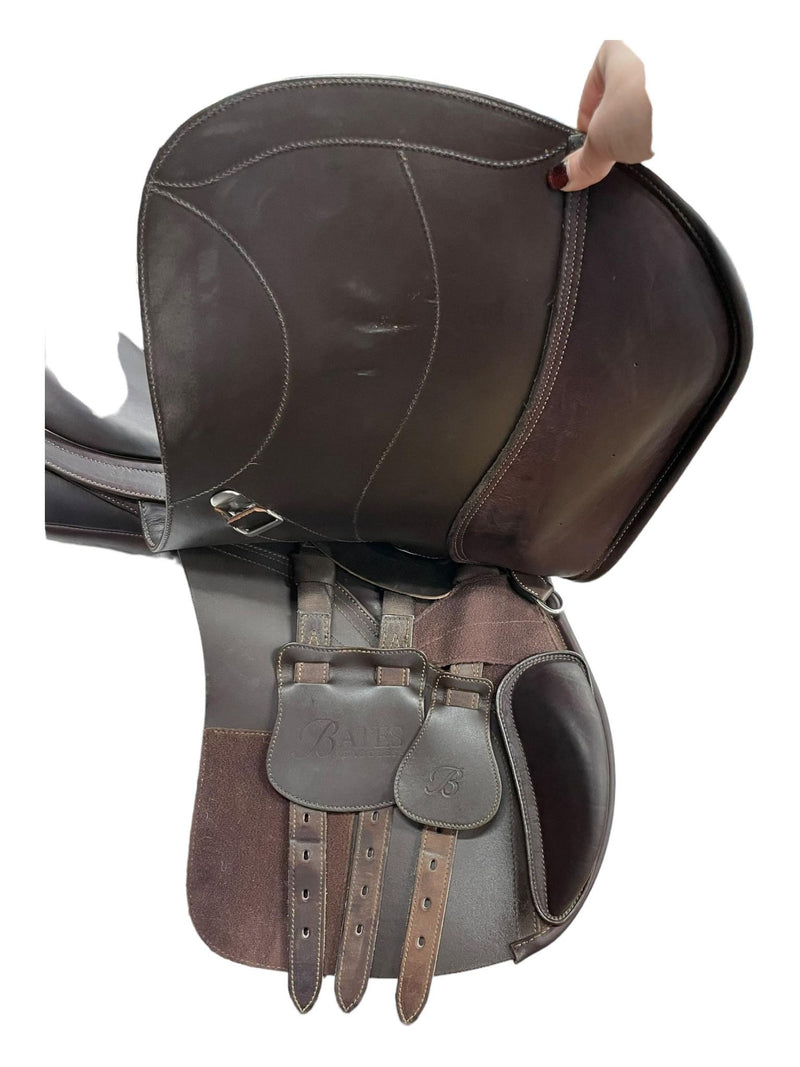 2021 Bates Luxe AP Saddle - Brown - 17.5 - Interchangeable Gullet - USED