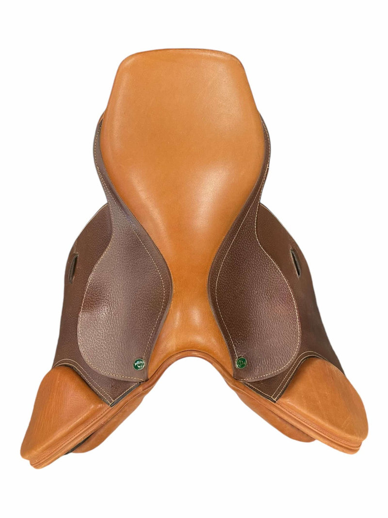 Pinnacle Close Contact Saddle - Brown - 17" / 5" Gullet - USED