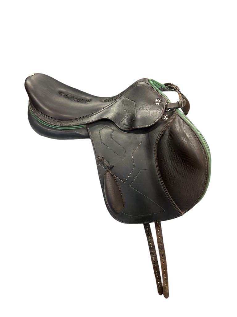 Prestige X-Breath Monoflap Jump Saddle - 18 Seat/36cm Tree (can be adjusted) - USED