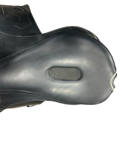 Prestige X-Breath Monoflap Dressage Saddle - 18 Seat/35cm Tree (can be adjusted) - USED