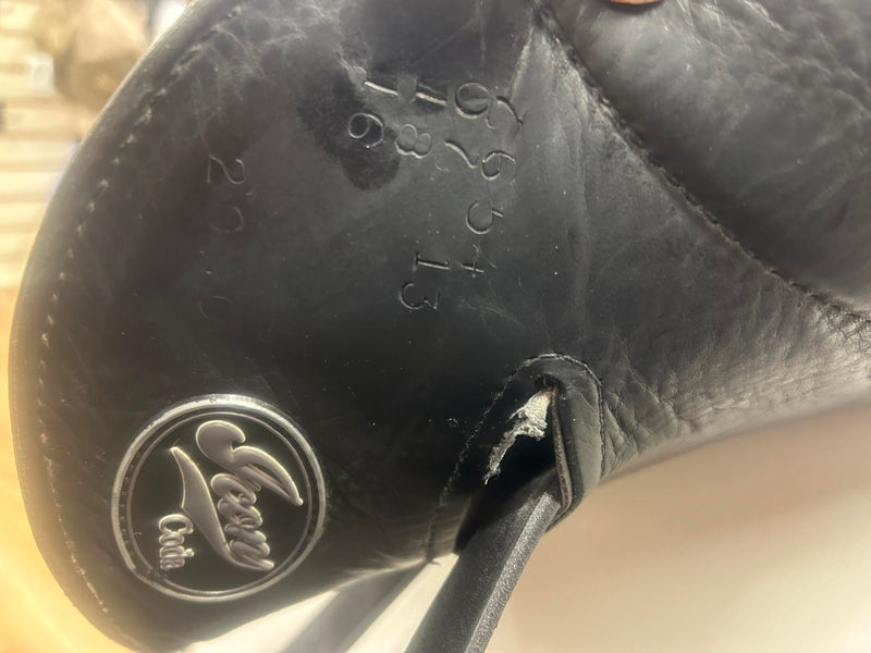 Custom Saddlery Icon Coda Dressage Saddle - 18 Seat/ 4 1/2 dot to dot Tree - USED